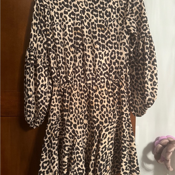 Everly leopard dress with synched waist size small worn once - Picture 6 of 6
